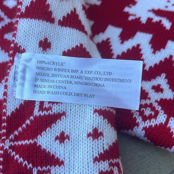 Red & White reindeer snowflake scarf - Picture 4 of 6